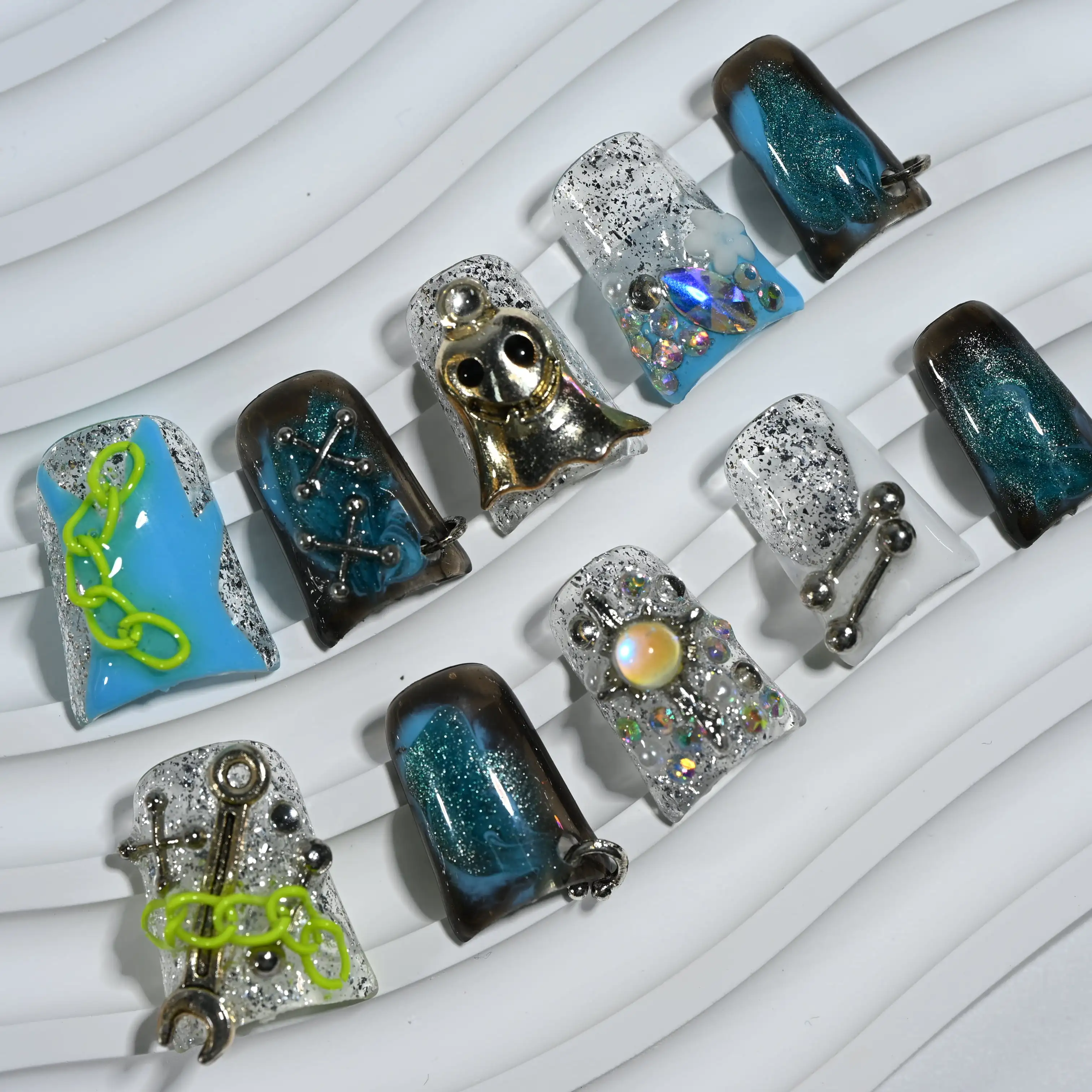 

Handmade punk Mechanical Press On Nails Silver & Blue Gear Part Embellishments&Futuristic 3D Metal Decor Reusable Stick On Nails