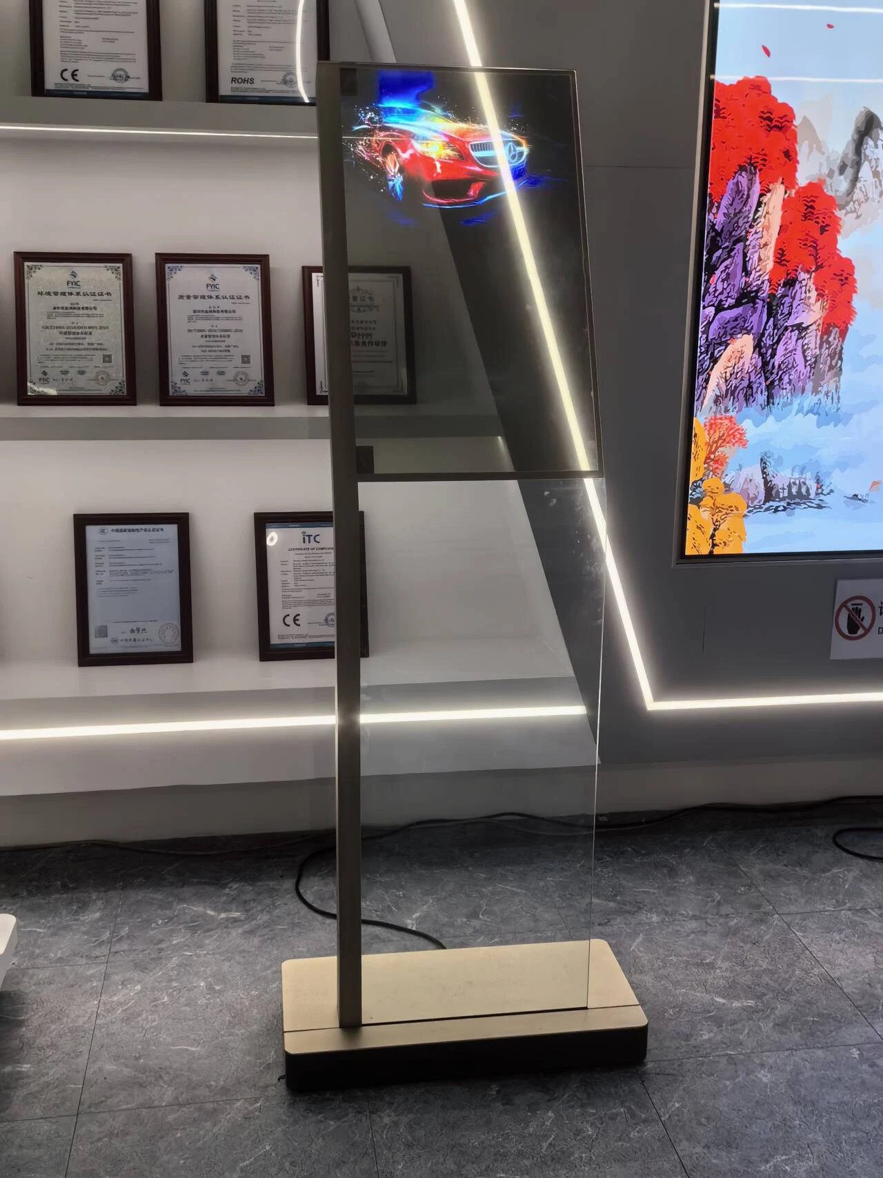 New Design High Quality 2024 Hologram Billboard 3D Giant Real New Recommend Counter 55-Inch Floor Stand Indoor OLED Display