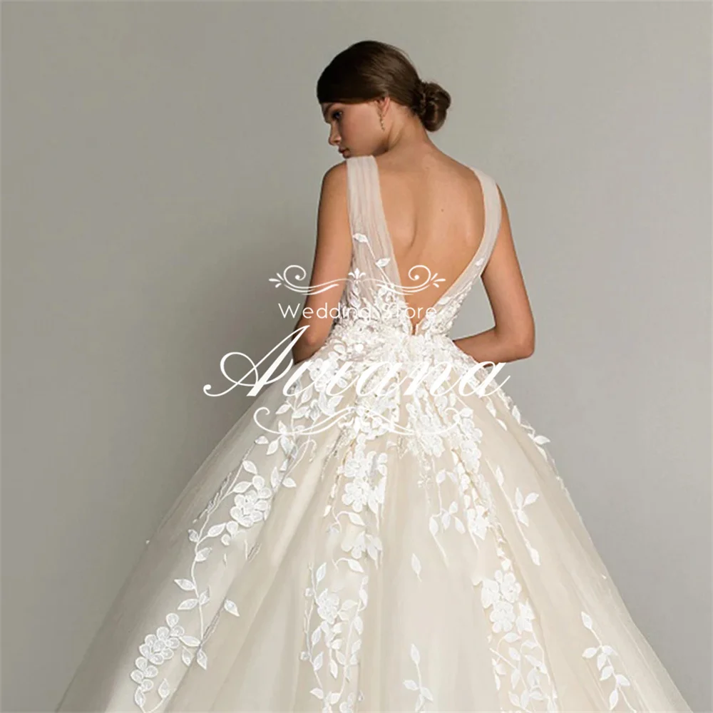 Aviana Aangepaste A-lijn Kant Bloemenborduurwerk Diepe V-hals Trouwjurk Ruglooze Mouwloos Elegant Charmant Applicaties 2025