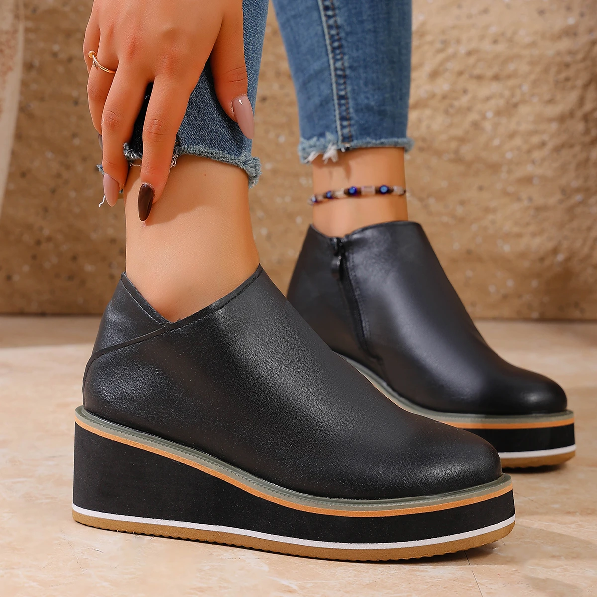 جديد أسافين الأحذية النسائية الرجعية الإناث حذاء من الجلد الاتجاه جولة تو منصة الجوارب مريحة سستة أحذية من الجلد