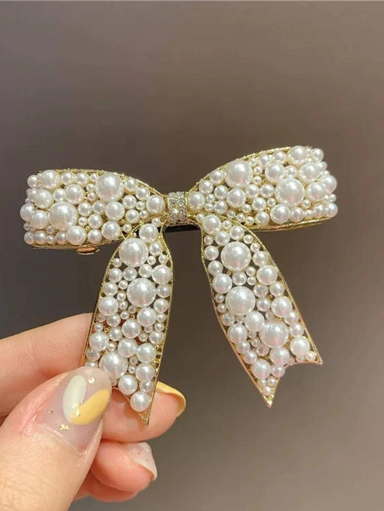 

1pc Luxury Faux Pearl Bow Hair Clip, Bowknot Faux Pearl Hair Accessory, Women Bangs Clip, Elegant Hair Clip For Daily Use, Winter Outfit For Women, Bows, Cute, Hair Accessories, Head Accessories, Hair Accessories For Women, Hairpin