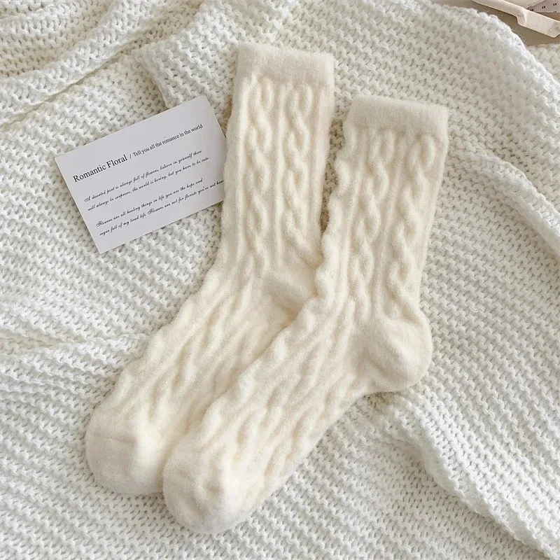 Warm Women's Socks New Winter Japanese Fashion Solid Color Fluffy Socks For Girls Home Thick Cute Floor Socks Kawaii Autumn Soft