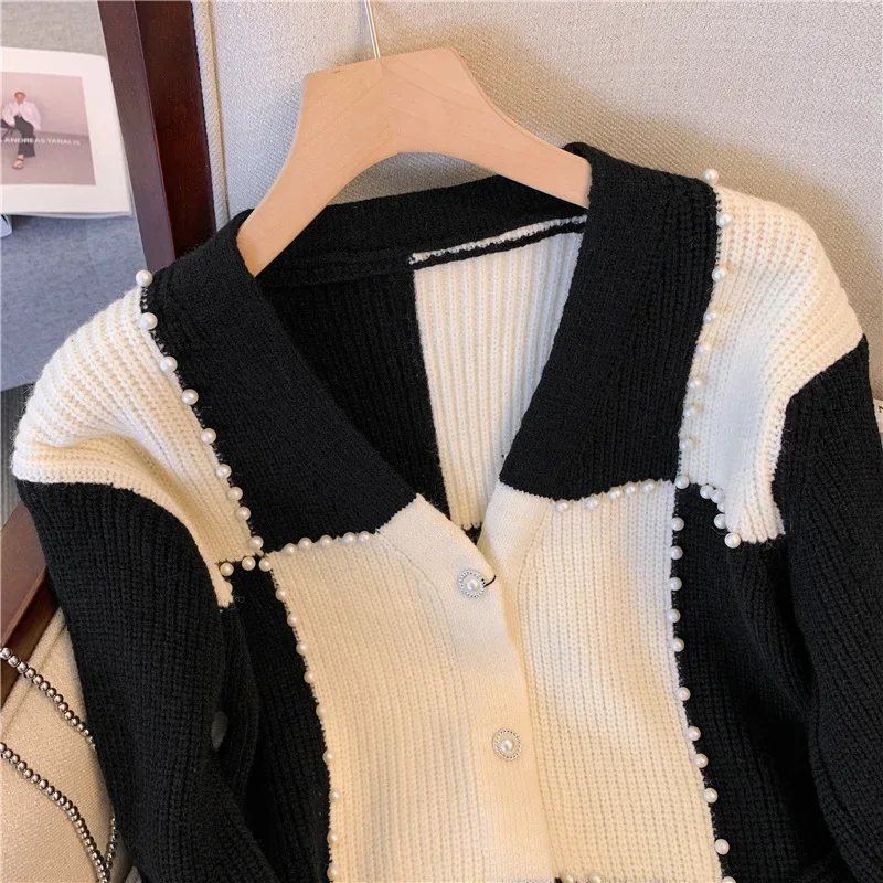 NOMAKUMA-Cardigan en Tricot à Simple Boutonnage et Col en V pour Femme, Pull Court à la Mode avec Perles, Collection Automne Hiver 2023