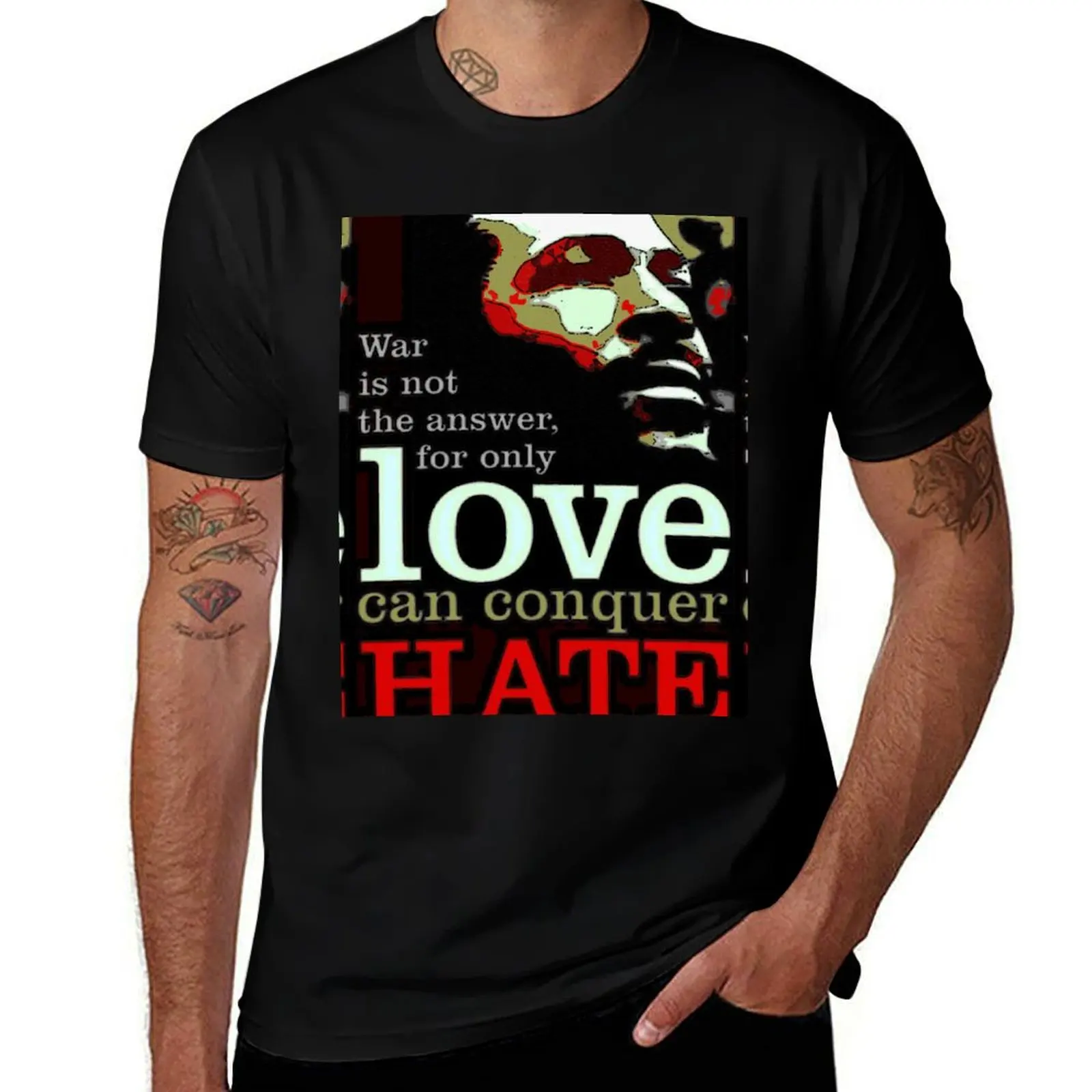 Marvin Says Love Can Conquer Hate T-Shirt T-shirt en coton doux et durable