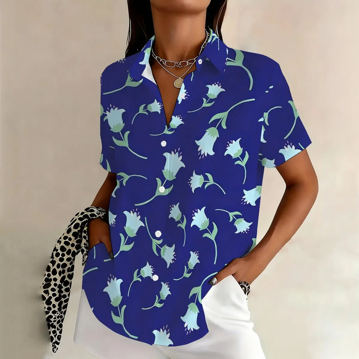 

Простая и стильная женская летняя рубашка больших размеров с цветочным принтом, короткими рукавами и отложным воротником, модный универсальный топ на каждый день.