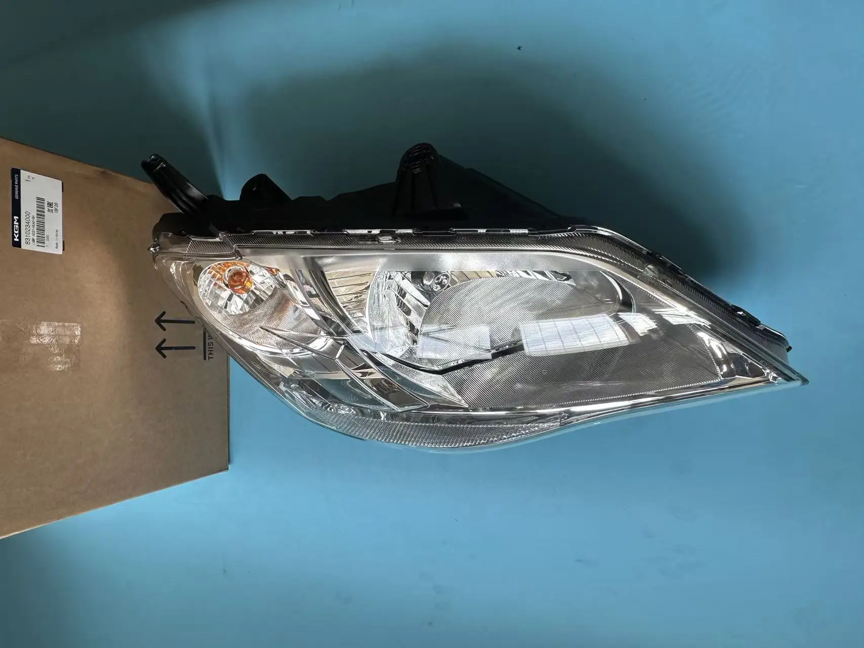 Genuine Front Head Lamp Assy Right 8310234000 For Ssangyong Korando C 2010-2013