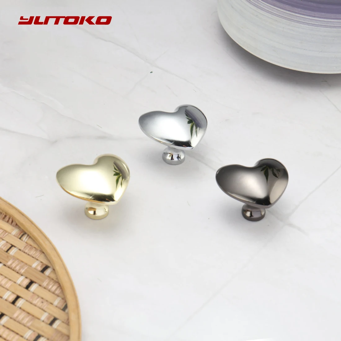 Bright Chrome Furniture Handle Heart Shape Cabinet Handles Gold Door Drawer Knobs Single Hole Cupbaord Wardrobe Closet Pulls