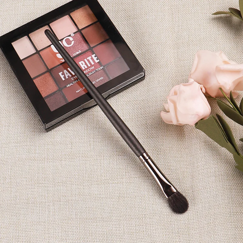 Pennello per trucco grigio Piccasso 205A Pennello per ombretto Pennello per trucco viso professionale in legno massello di pelo di scoiattolo morbido