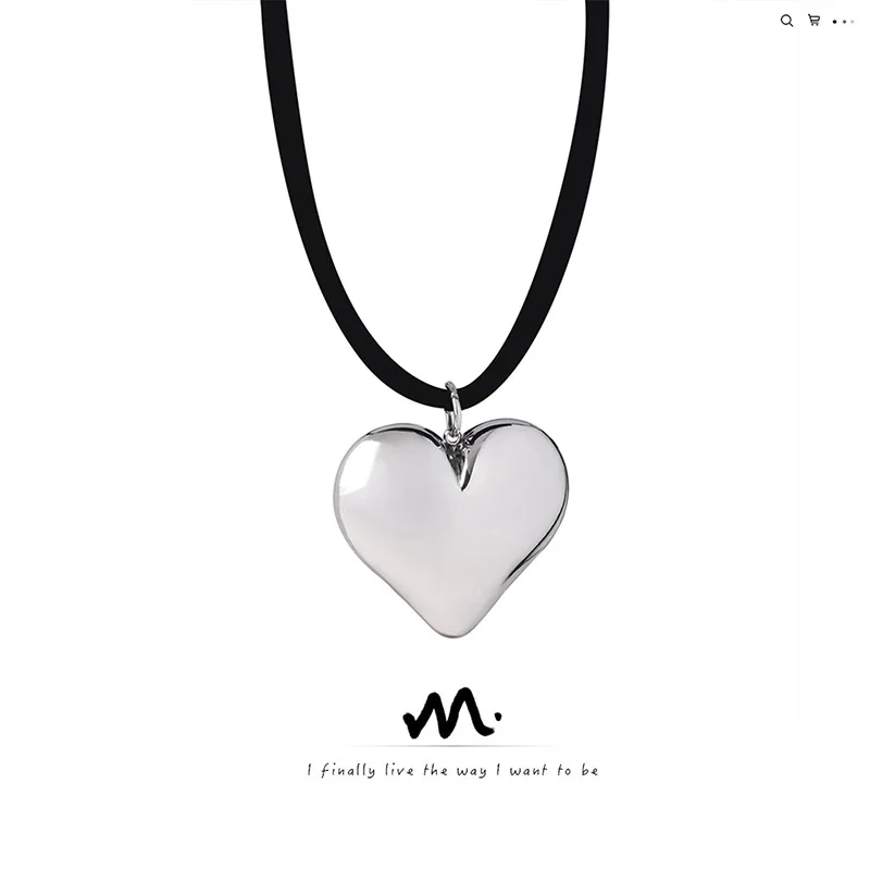 New High-Grade Simple Personalized Niche Design Titanium Steel Love Pendant Clavicle Chain Necklace Ornament Women