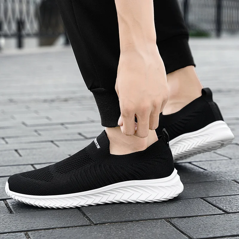 Men Shoes Lightweight Sneakers Men Fashion Running Shoes Breathable Slip On Wear-resistant Men Sneakers Zapatillas Hombre