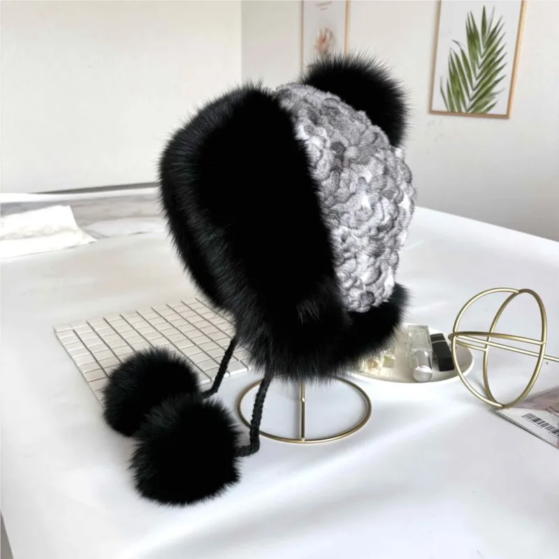 A new warm fur hat for women in winter thickened and ear-protecting versatile making the face smaller