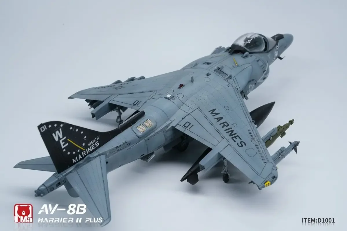 재고 있음 1/48 UMA 조립 항공기 American AV-8B Harrier II PLUS 공격 항공기 D1001 모델 컬렉션 모델 맞춤 장난감 선물
