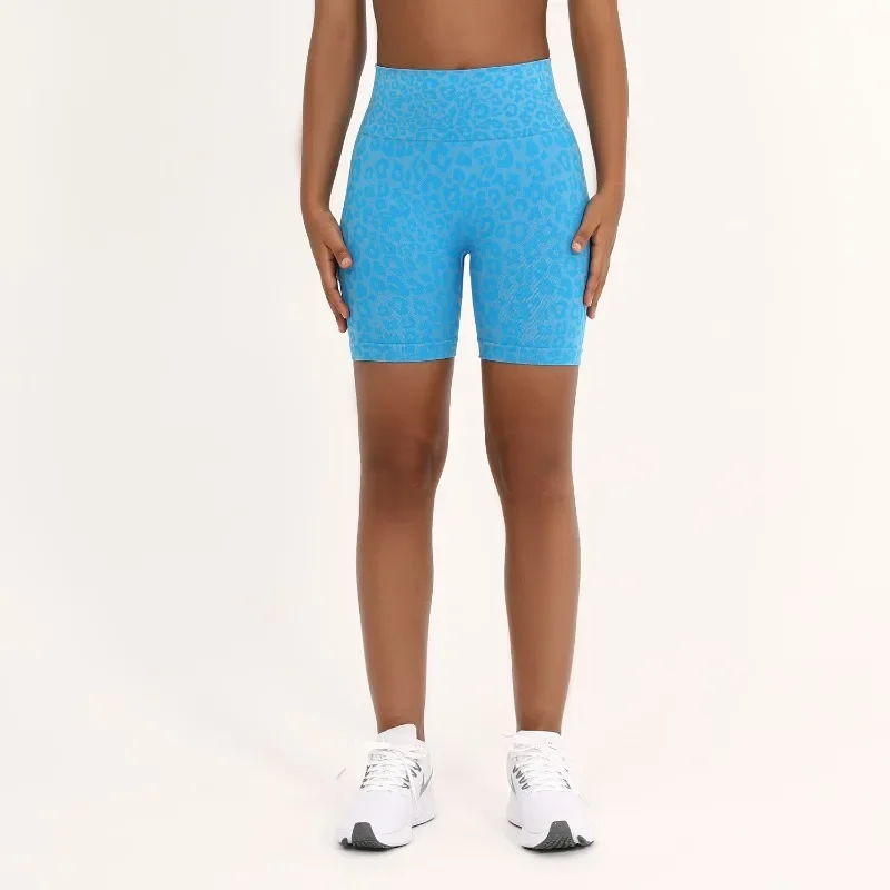 ​ ​ Pantaloncini da yoga da donna a vita alta con stampa leopardata Pantaloncini da allenamento per il sollevamento del sedere Pantaloncini sottili a tre punti da palestra senza cuciture
