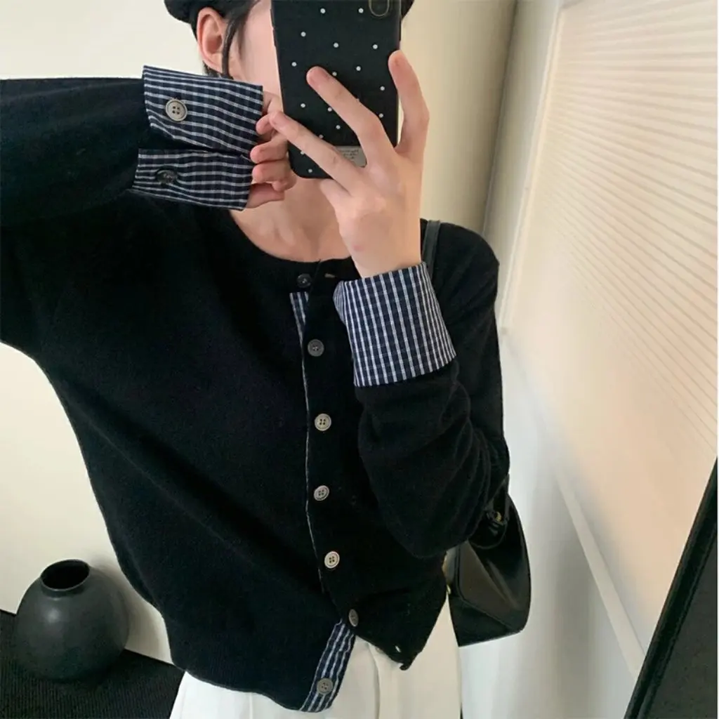 Contrasting Fake Two-Piece Plaid Top Lazy Style Knitted Cardigan Black Jacket Versatile Age-Reducing Spring