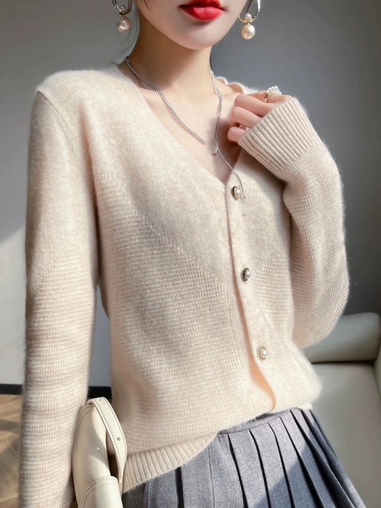 

Autumn Winter 2025 Lady Versatile Knitwear Short Tops Korean Solid Fashion Sweaters Women V-neck Single Breasted Slim Cardigans