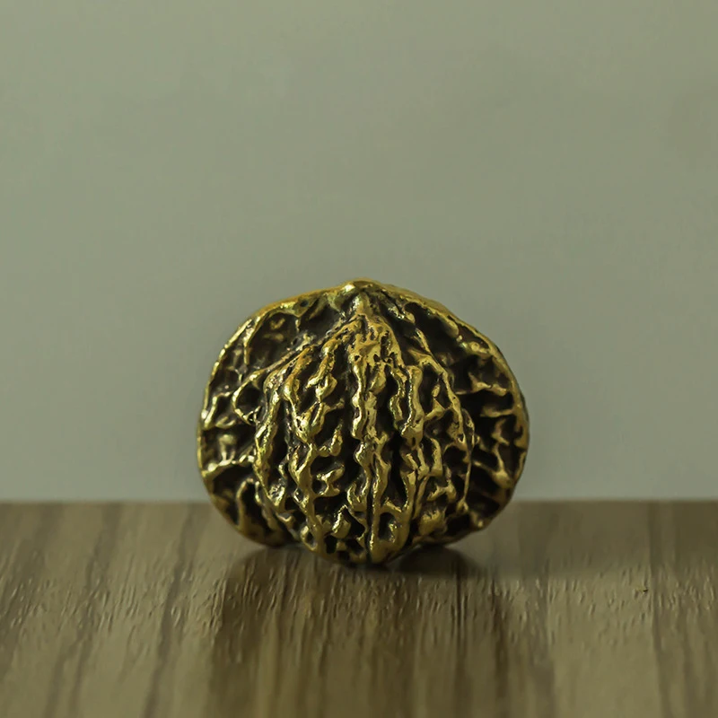 Wenwan Brass Walnut Handheld Piece Stress Relief Toys Hand Exercise Ornament For Collection Leisure Daily Hand Training