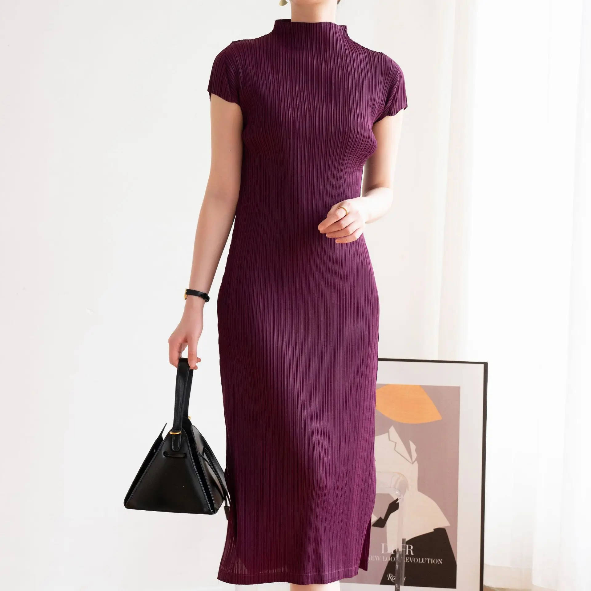 Counter quality: 2025 summer three house pleats, high-end fashion, slim, half-high neck, side slit Chinese cheongsam dress