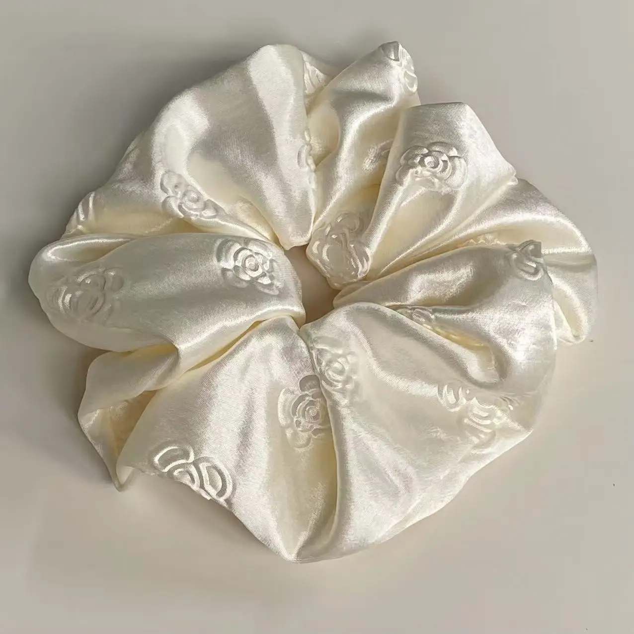 French High-End Camellia Cream White Satin Large Intestine Scrunchie Square Scarf Fashion Temperament Women's Hair Accessories