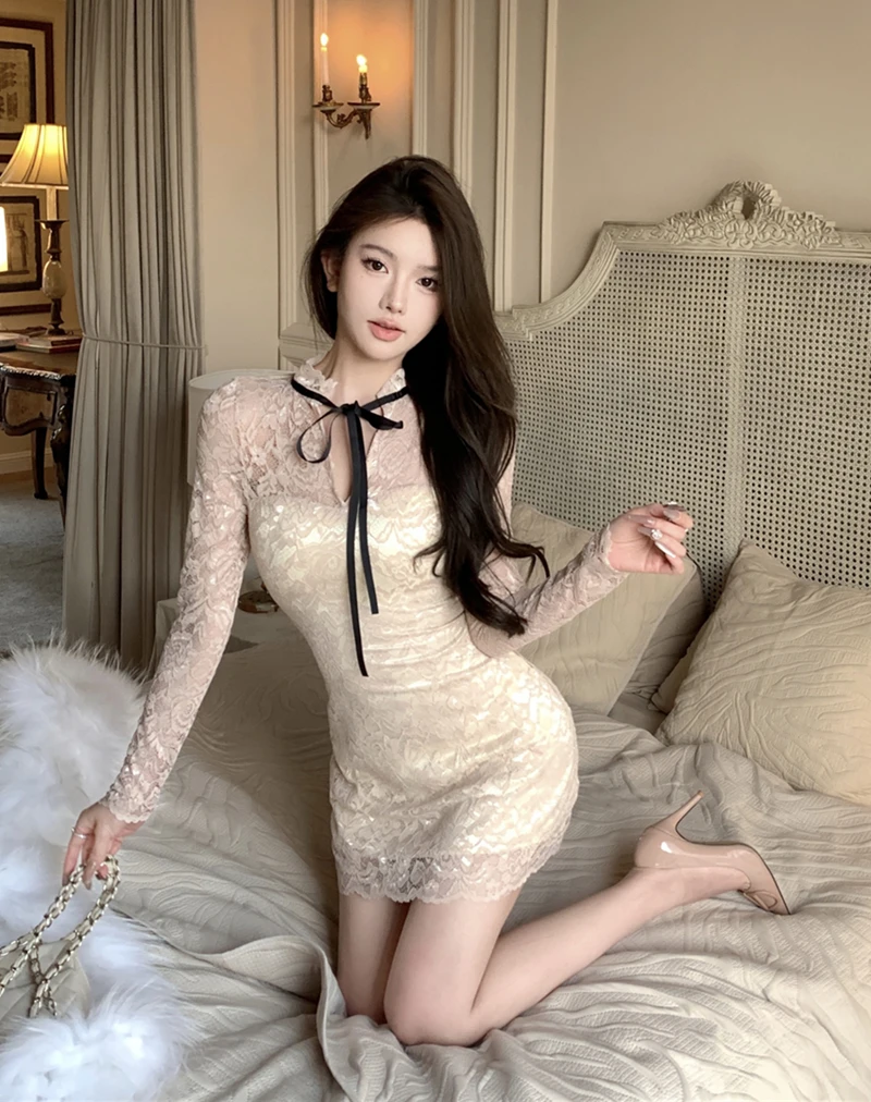 KUSAHIKI Retro Sexy Elegant Slimming Lace Long Sleeved Dress Spring Autumn Spicy Girl Buttocks Wrapped Mini Vestidos for Women