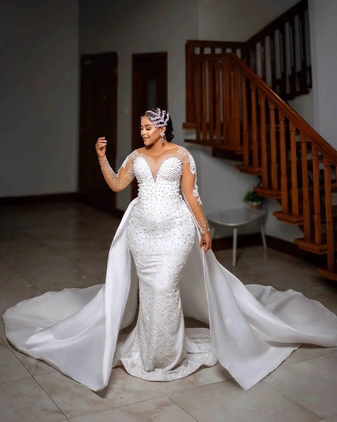 

Свадебное платье с прозрачным вырезом и блестящими жемчужными бусинами по индивидуальному заказу, свадебное платье Robe De Mariée с длинными рукавами и съемной юбкой