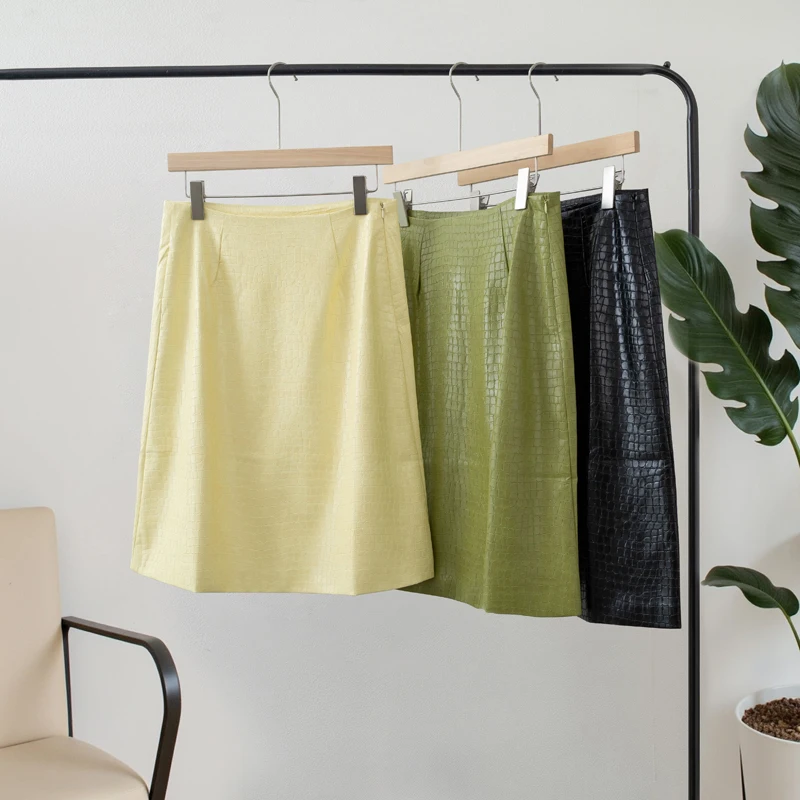 Женская черная юбка из искусственной