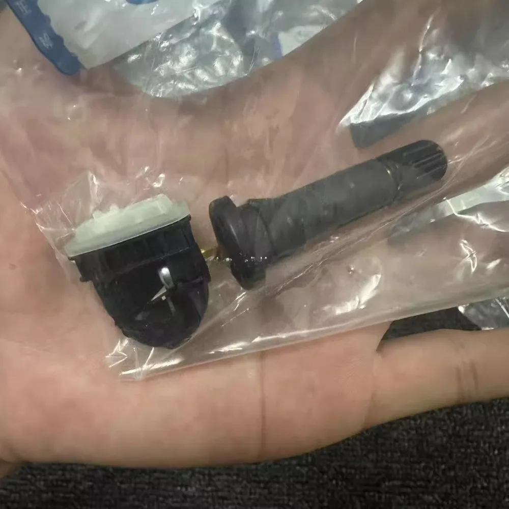 

Датчик давления в шинах (внутренний) для Opel Antara и Chevrolet Captiva, с клапаном, оригинальный, 13544442