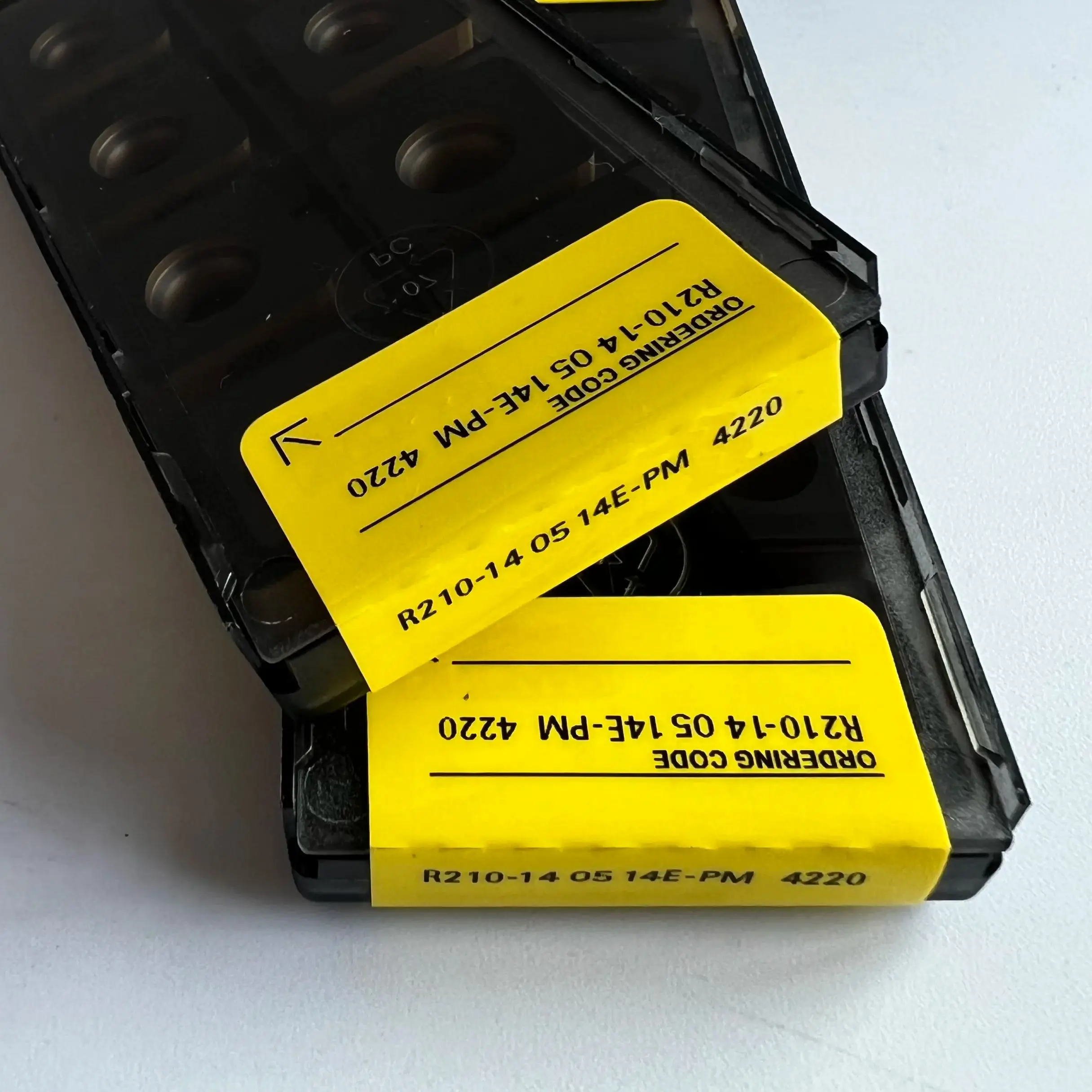 

Carbide inserts for lathe R210-140514E-PM 4220
