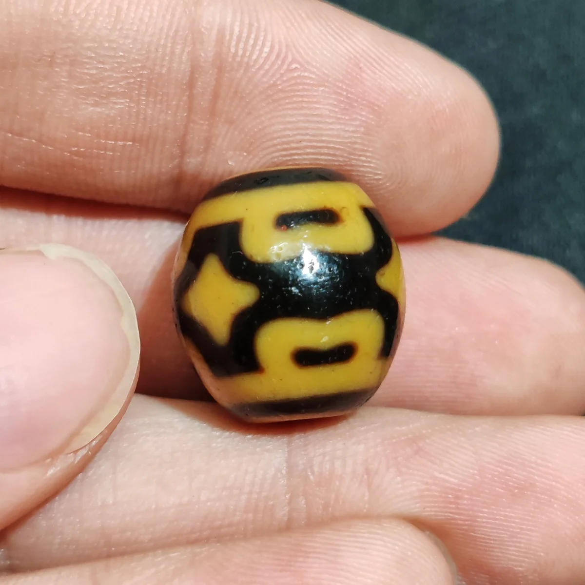 

Taiwan penetration high oil coating lemon yellow cross lotus Daluo agate Tianzhu DIY accessories Dzi