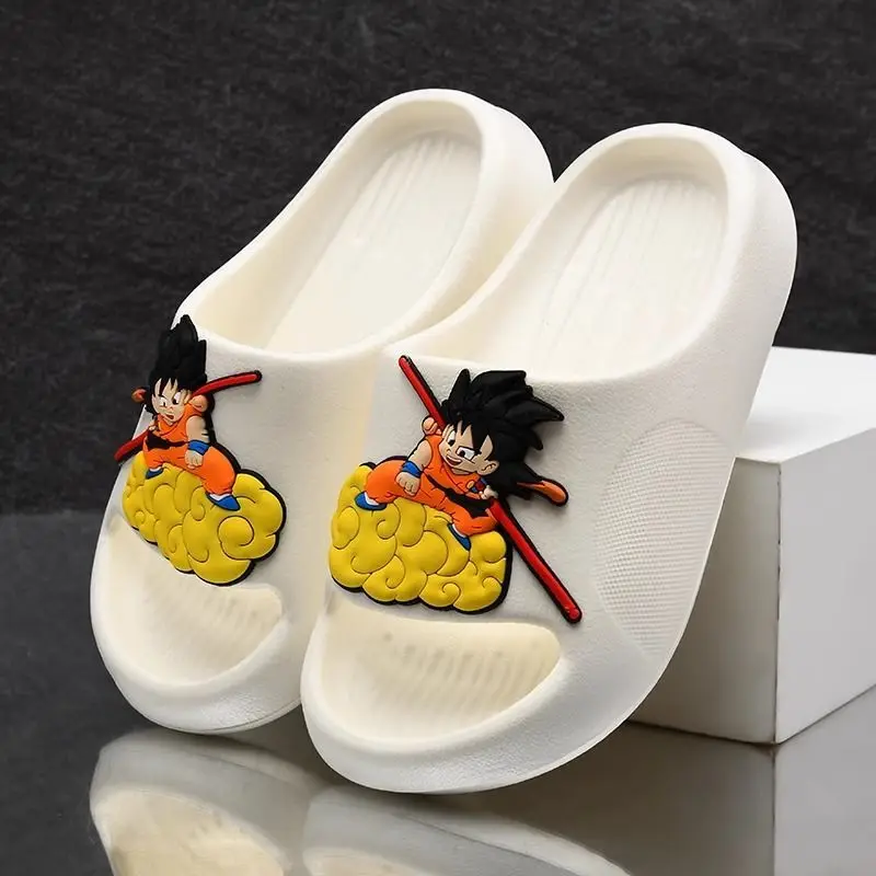 Sandalias antideslizantes de suela suave con patrón de moda y personalidad de verano para niños de dibujos animados de Dragon Ball Goku chanclas ligeras de EVA
