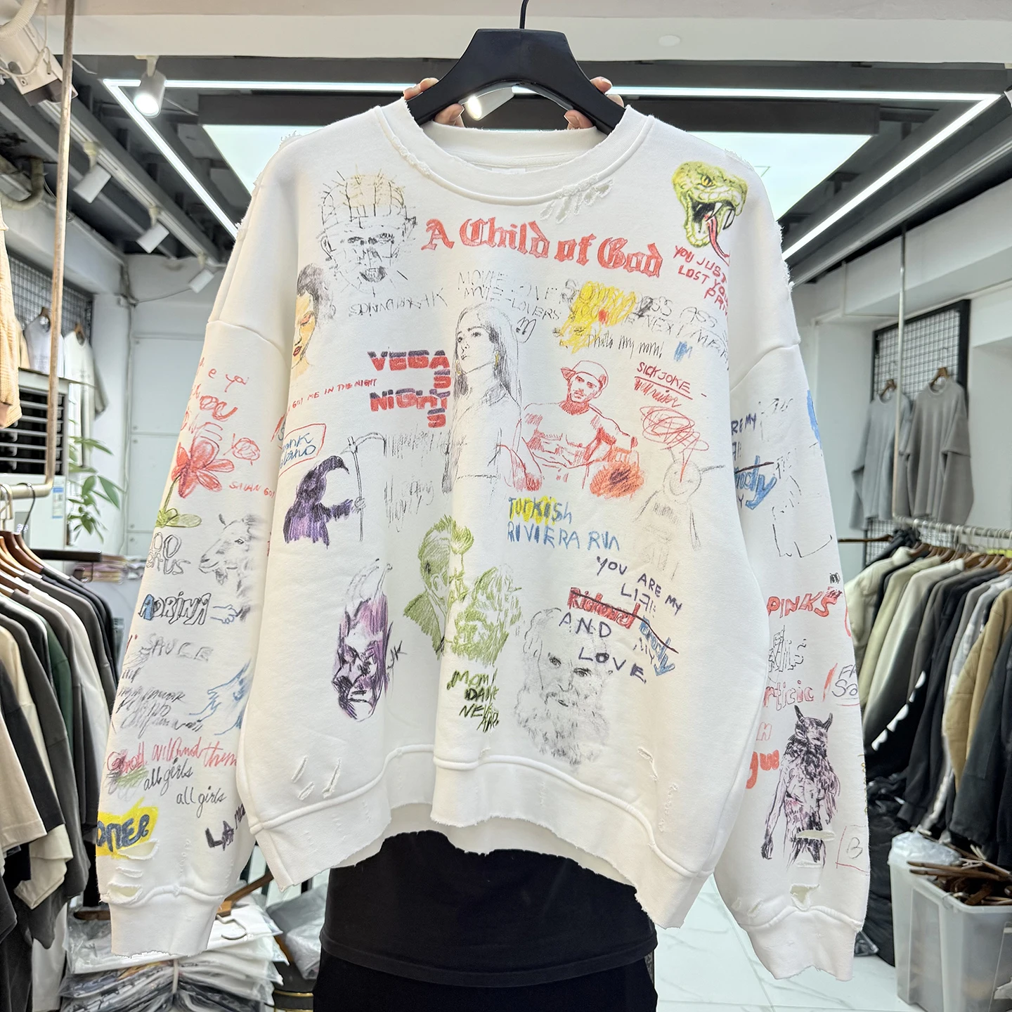 

American Retro Hand-Painted fiti Letter Print Hole Casual Loose Fce round Ne Hoodie Sweatirt for Men And Women