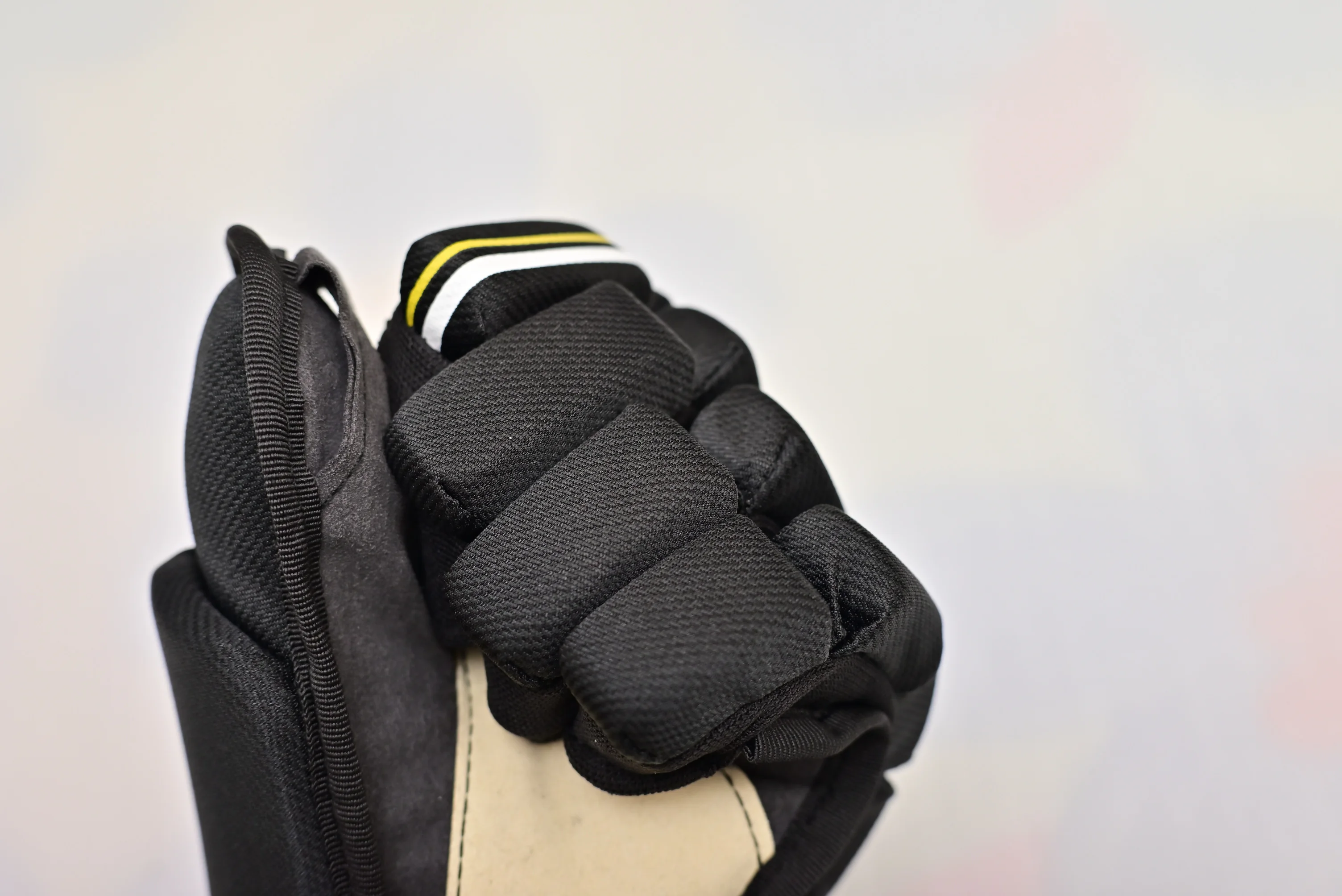 Thumbnail 4 - #4 Top Hockey Gloves Picks for Every Budget