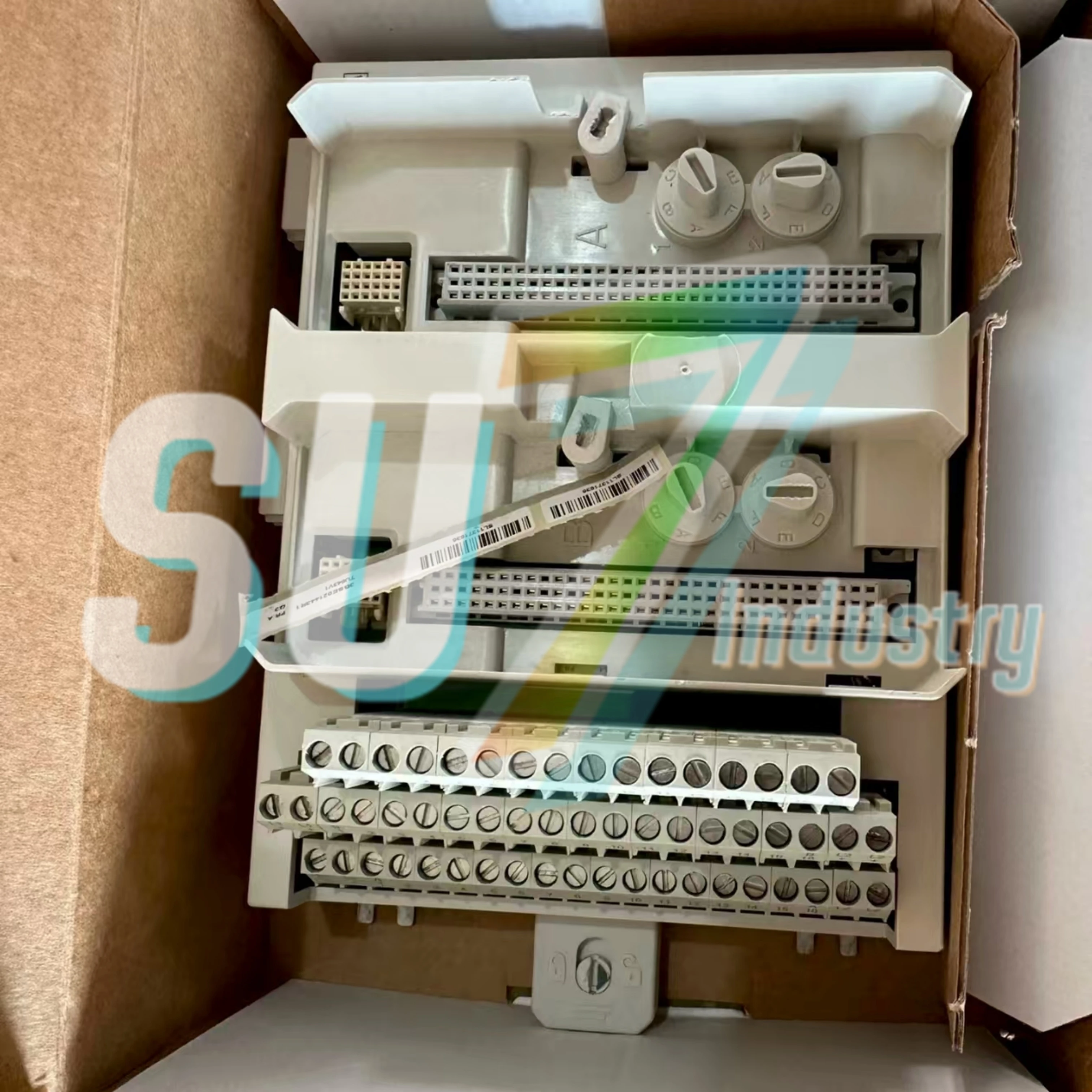 PLC 모듈 베이스 새로운 원본 TU842 3BSE020850R1 TU843 3BSE021443R1 TU844 3BSE021445R1 TU845 3BSE021447R1 TU846 3BSE022460