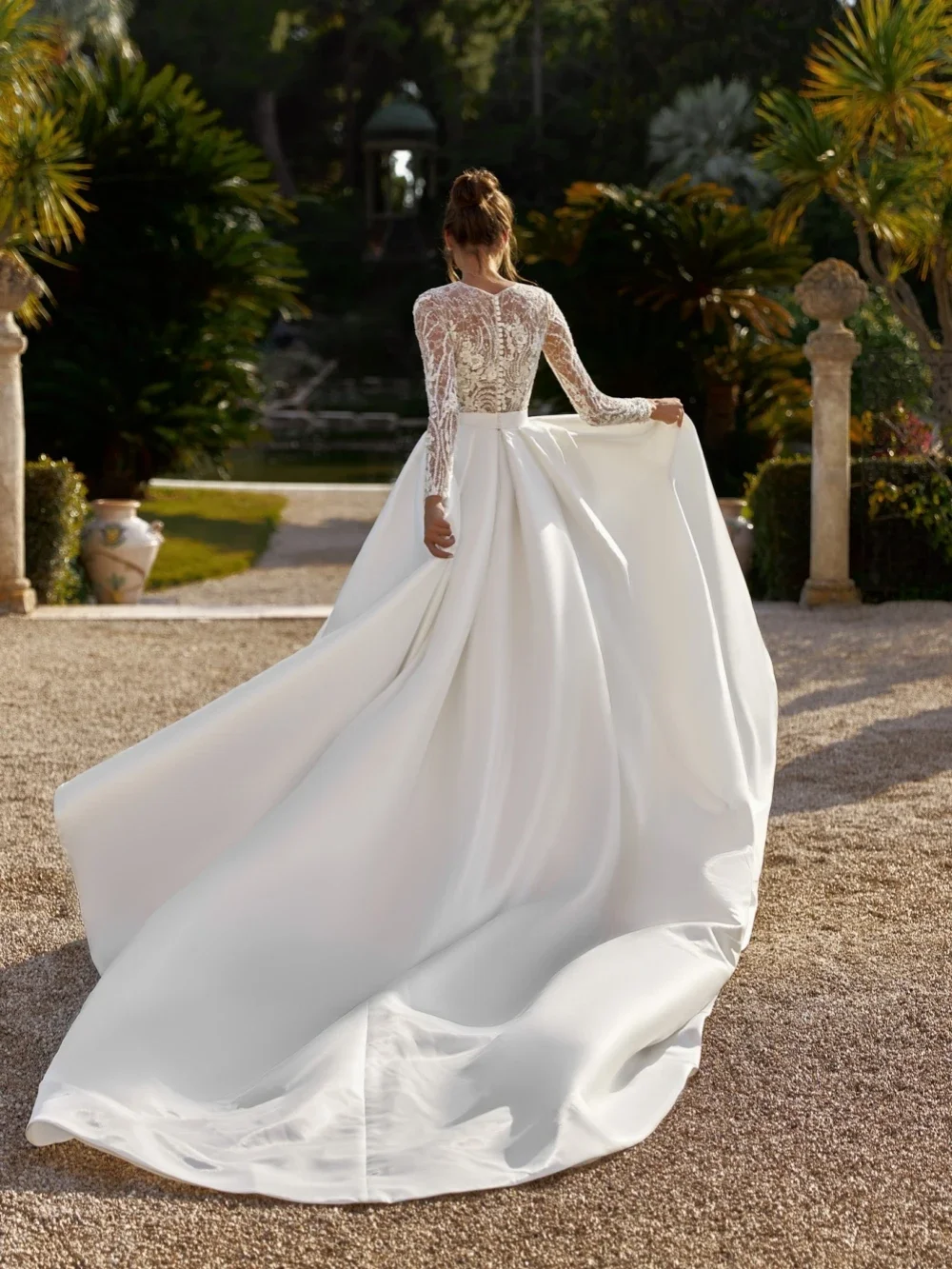 Customized A-line  Long Sleeves Wedding Dress Shiny Sequins Beads Bride Robe Romantic SatinBridal Gown Robe Vestido De Noiva