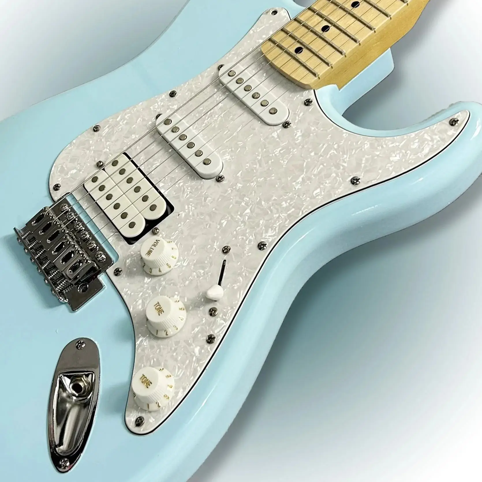 High-quality Sky Blue Strat Electric Guitar St Version ,SSH Pickups White Pearls Pickups OEM