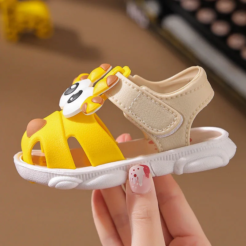 Sandali per bambini nuovi ragazzi cartoon cute baby soft bottom antiscivolo baby step shoes ragazze outdoor casual kids Baotou shoes