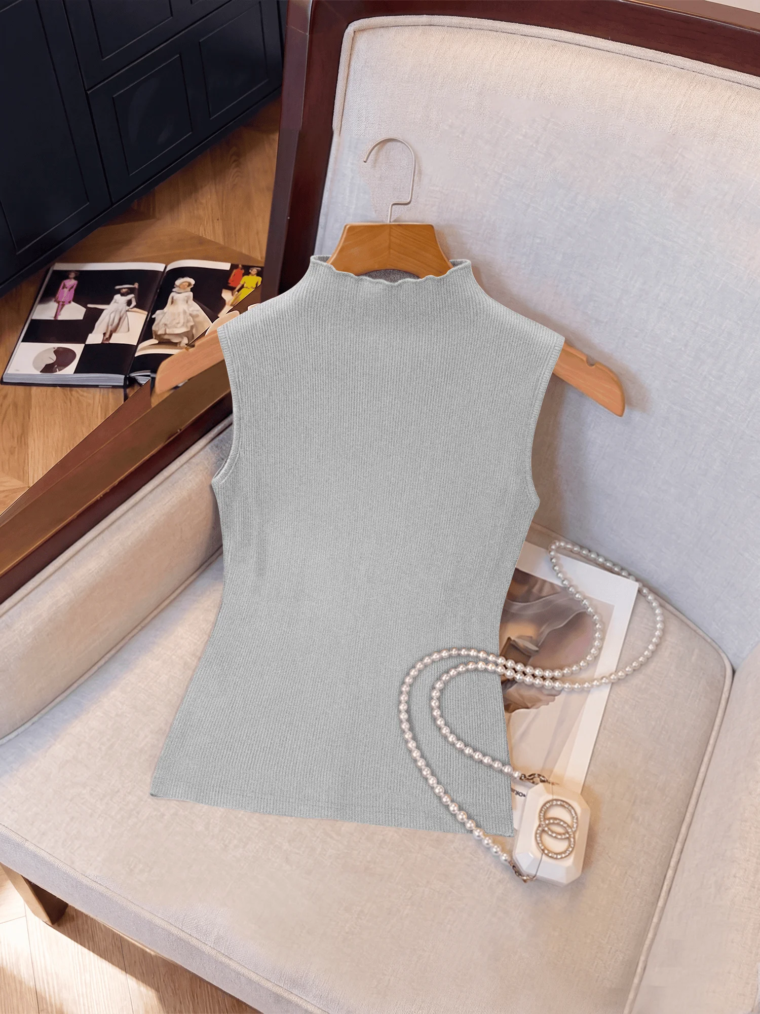 Refined Textured Mock‑Neck Tank, Scalloped Edge Form‑Hugging Knit Top for City Strolls & Brunch Gatherings