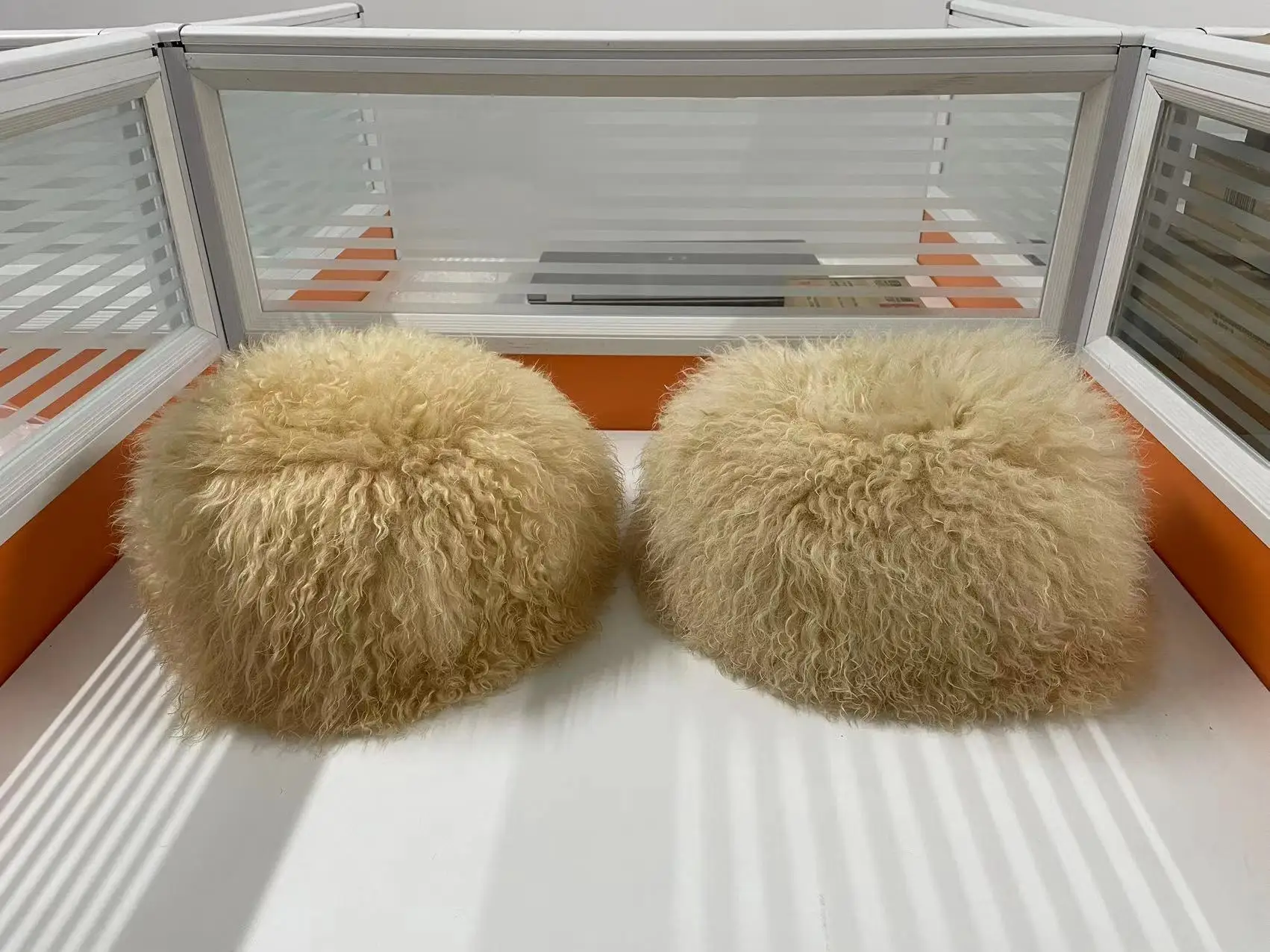 Genuine Mongolian Lamb Fur Hat One Size New Authentic Mongolian Fur Hat - Woman main image 3