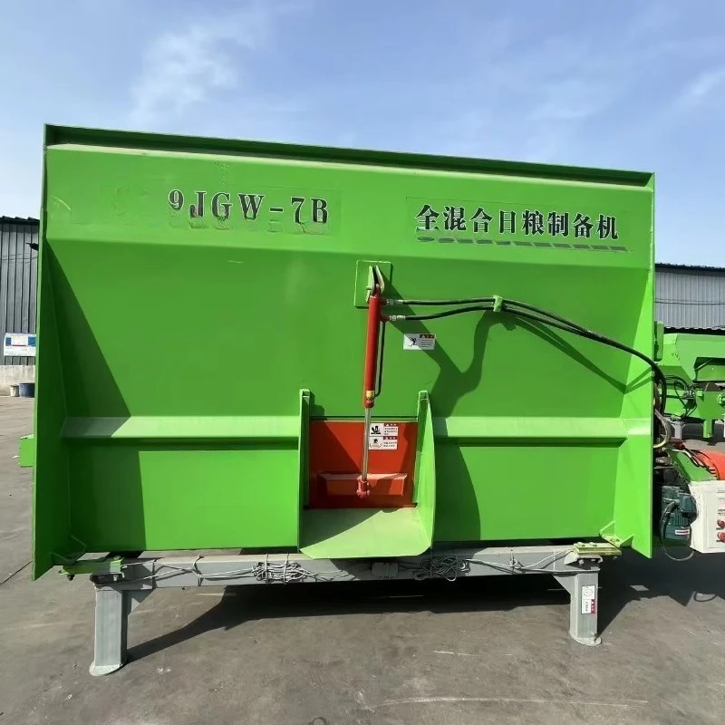 Engine Edition Cattle and Sheep Feed Mixer Horizontal Mixer Breeding Equipment Factory Direct Supply