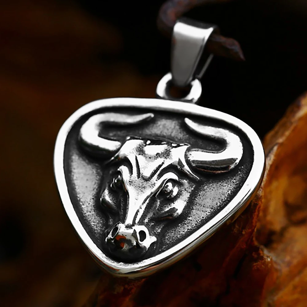 Ciondolo testa di toro Vintage per uomo collana animale a forma di cuore Punk in acciaio inossidabile 316L regali di gioielli spagnoli Matador