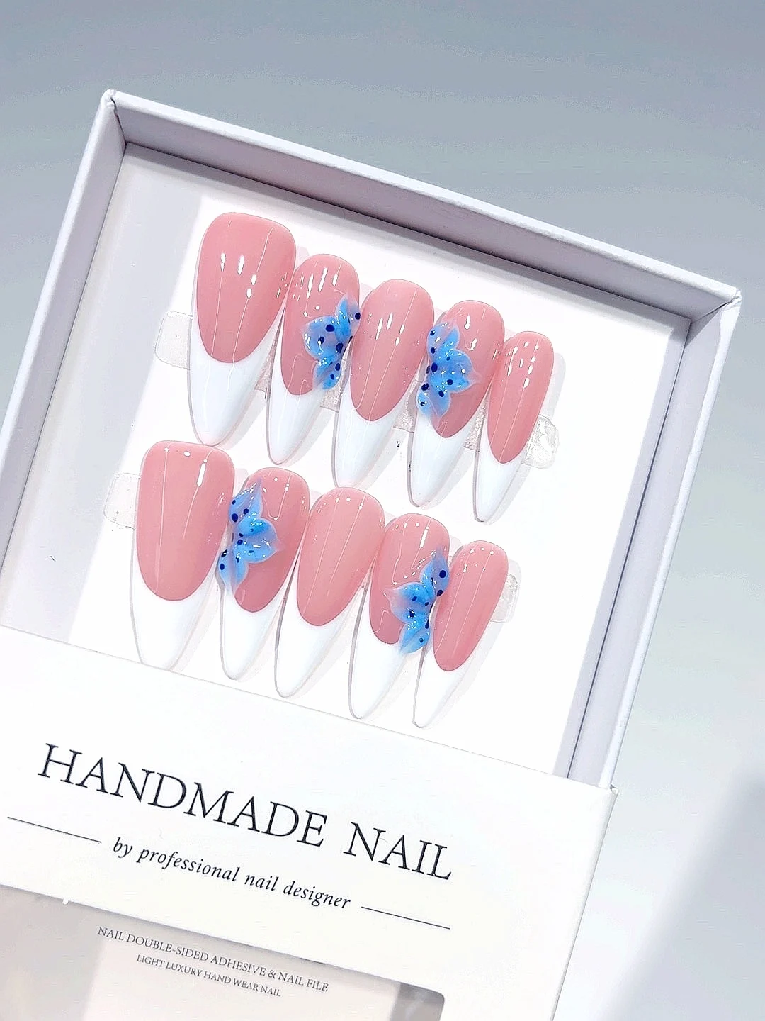 Nail art alla moda a punta di media lunghezza intagliata tridimensionale in stile francese (C391)