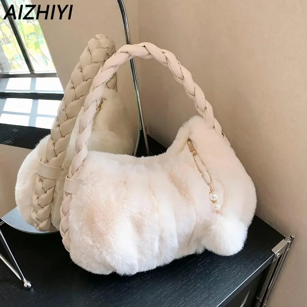 Autumn Winter Bag for Women Plush Handbags Fur Clutch Bag Purse Fluffy Shoulder Bag Luxury Designer Furry Hobos Top Handle Bag