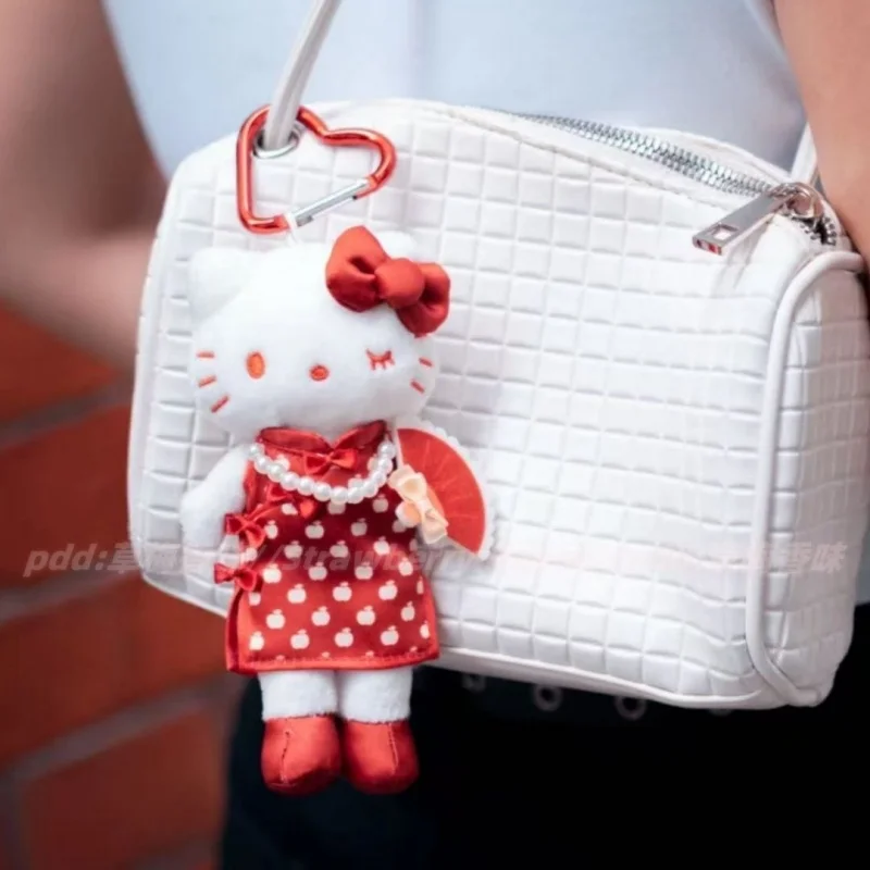 Sanrio Hello Kitty Long Leg Series Dopaminfarbene herzförmige Schnalle, weicher Plüsch-Schlüsselanhänger, Einkaufsrucksack, Dekoration, Mädchen-Geschenk