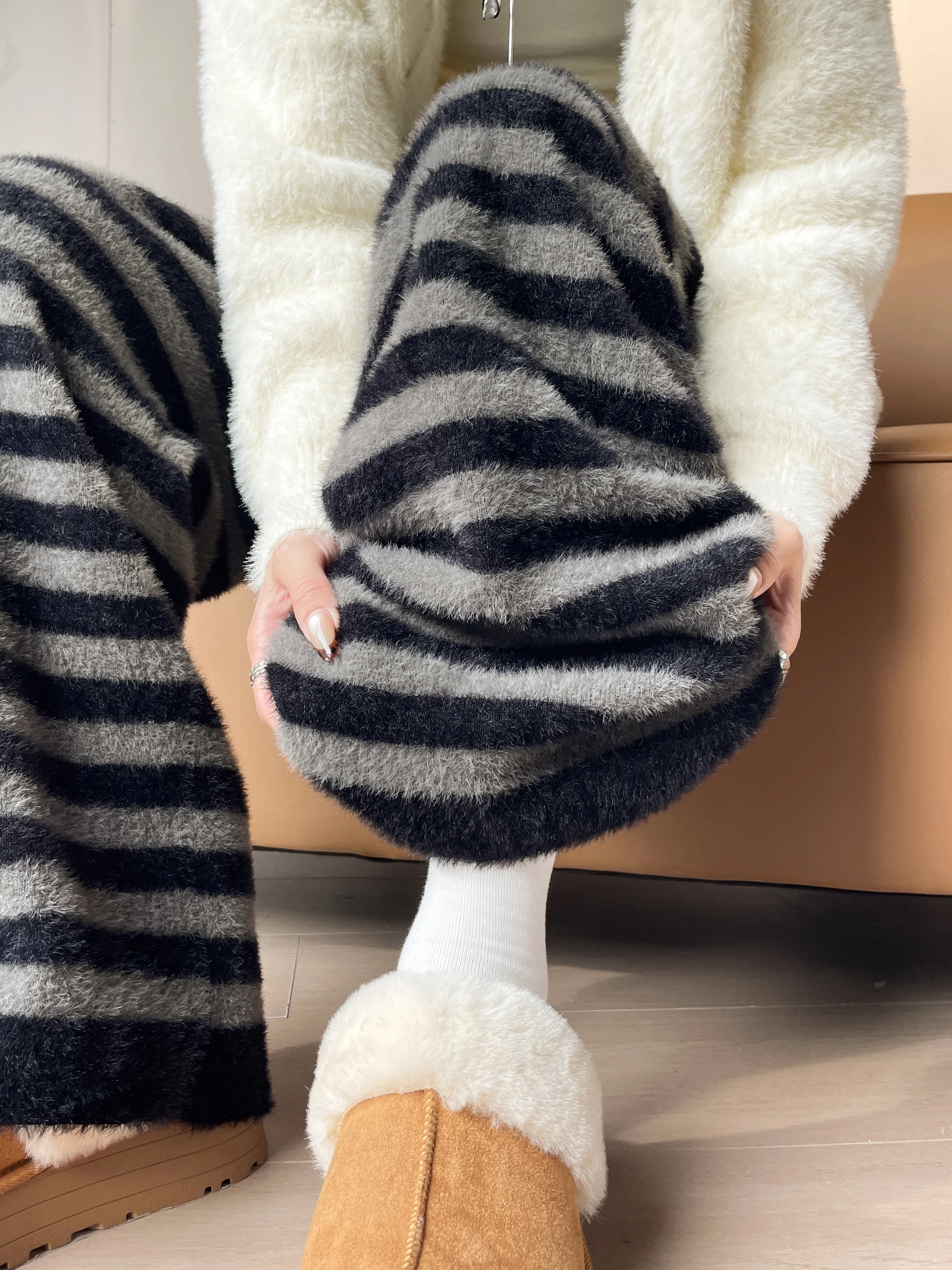 بنطلون نسائي واسع الساق بخصر مرتفع، موديل جديد للخريف والشتاء، فضفاض وانسيابي، بنطلون كاجوال من المخمل المخطط بطول كامل