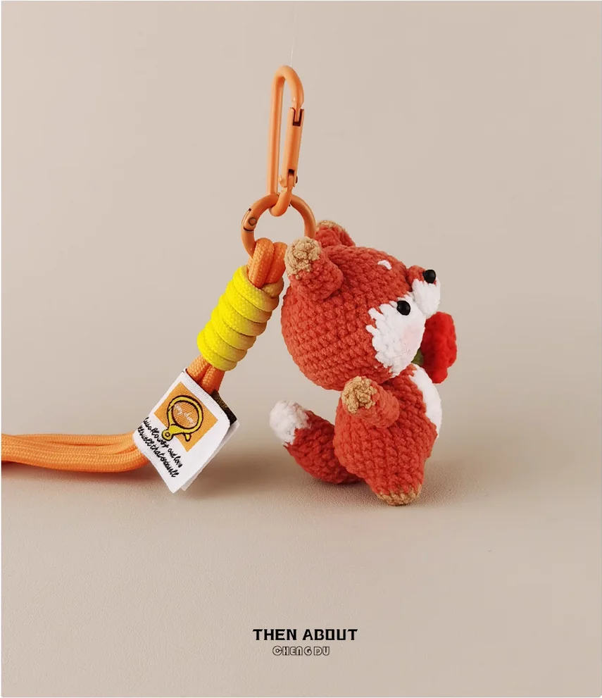 The little prince's little fox looks so cute. The pendant is a key chain gift.