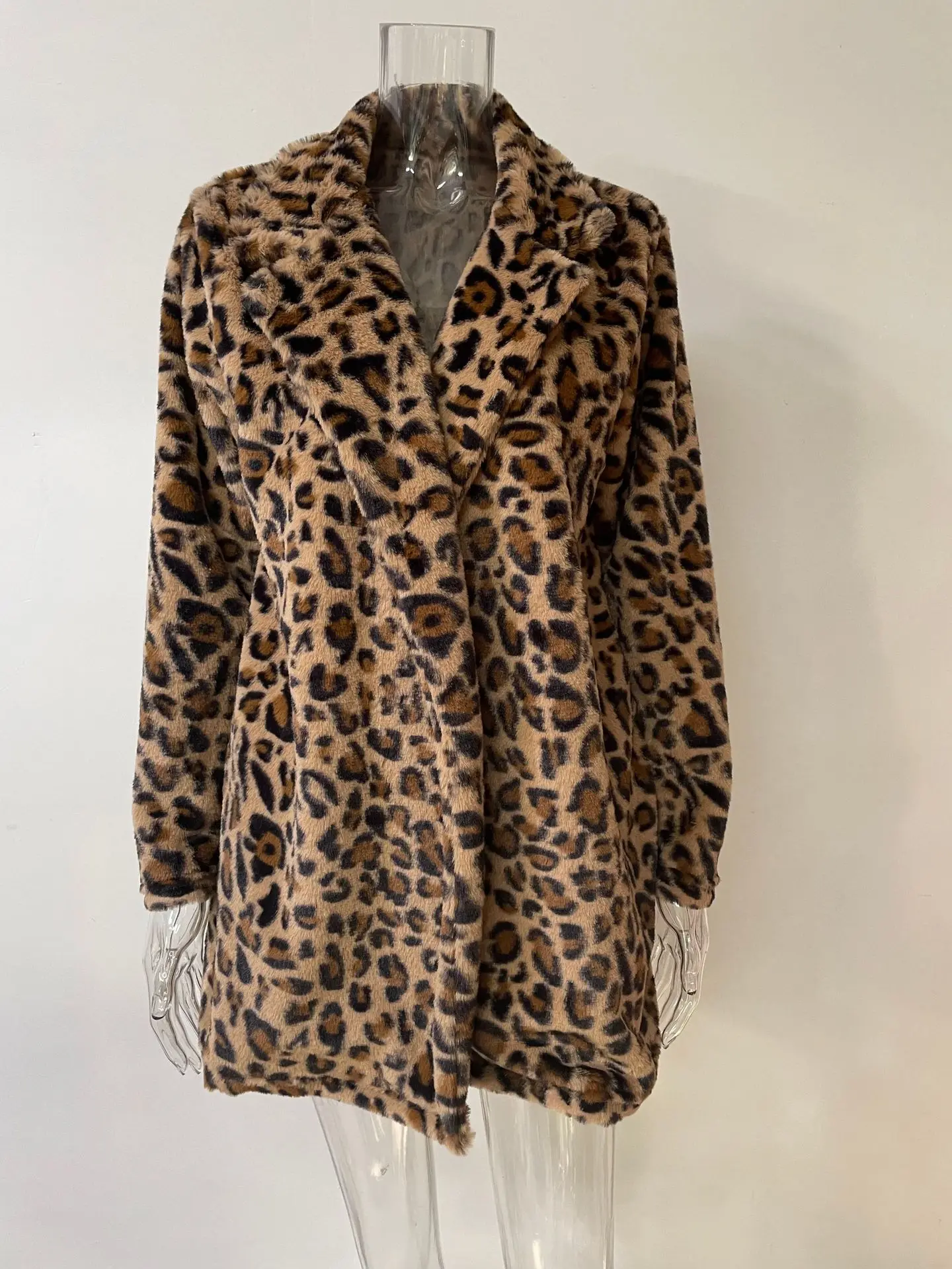 

2025 Women's Winter Leopard Print Faux Fur Loose Fit Jacket with Pockets - Stylish Elegant Outerwear