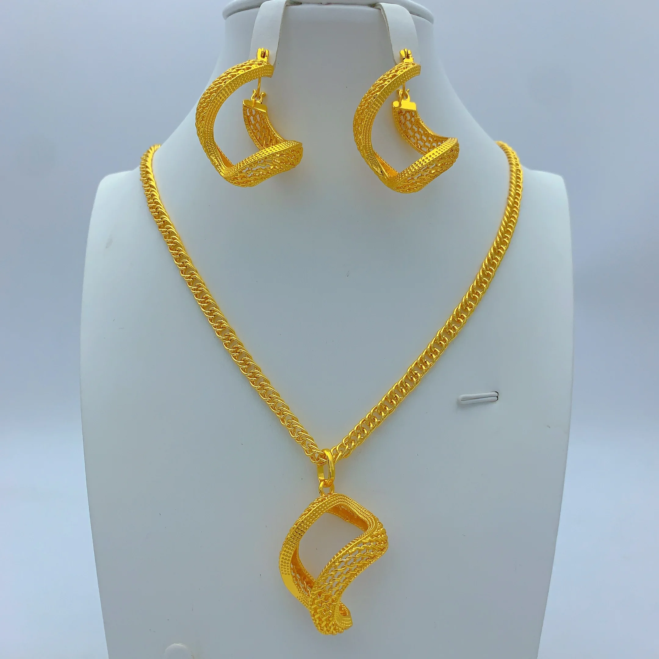 Luxuriöses Dubai Twisted Halsketten-Ohrring-Schmuckset für Damen, vergoldet, Nigeria, Indien, Afrika, Braut, Hochzeit, Partygeschenk