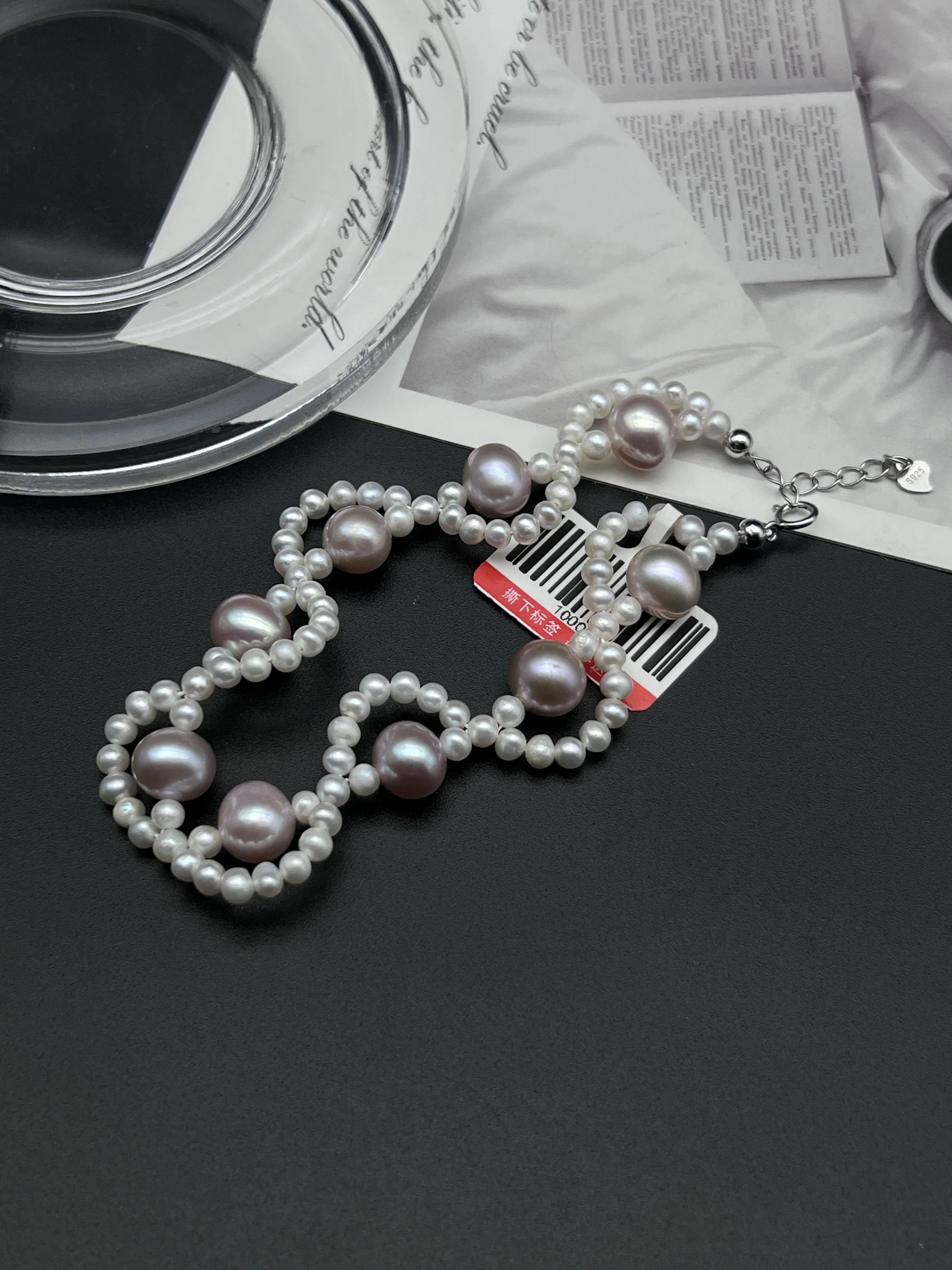 

Handwoven Gradient Pearl Bracelet Feminine Romantic Accessory