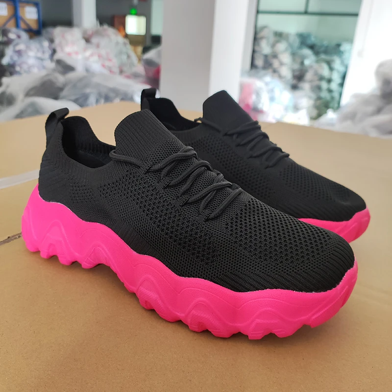 

2025 New Women's Casual Shoes Black Fashionable Breathable Mesh Flat Shoes Sports White Thick Soled Running Shoes for Students