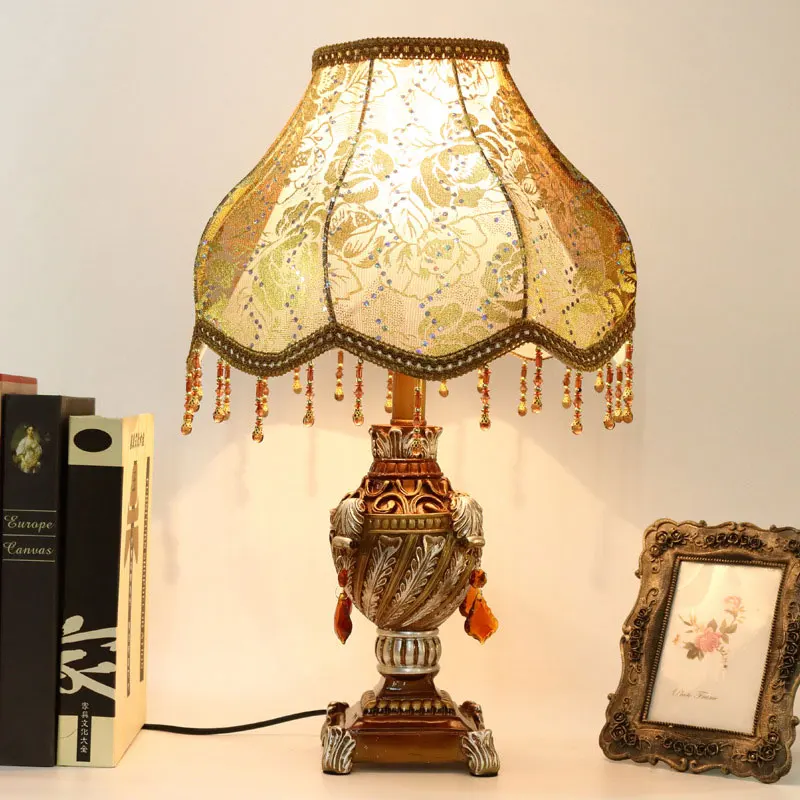

European Style Bedroom Retro Fabric Cover Desk Lamp Living Room Study Bedside Warm And Fashionable Hotel Decoration Table Lamp
