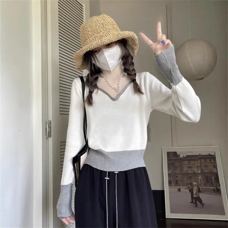 حار 2025 الخريف الشتاء جديد كسول اللون حجب الخامس الرقبة محبوك سترة للنساء ضوء الفاخرة موضة تنوعا أسفل القمم سترة